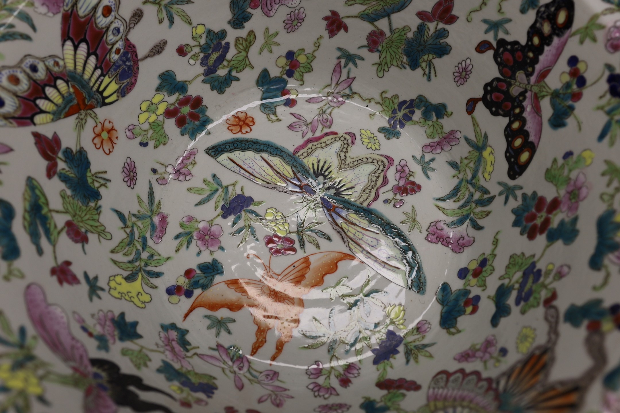A Chinese famille rose basin, 41cm diameter